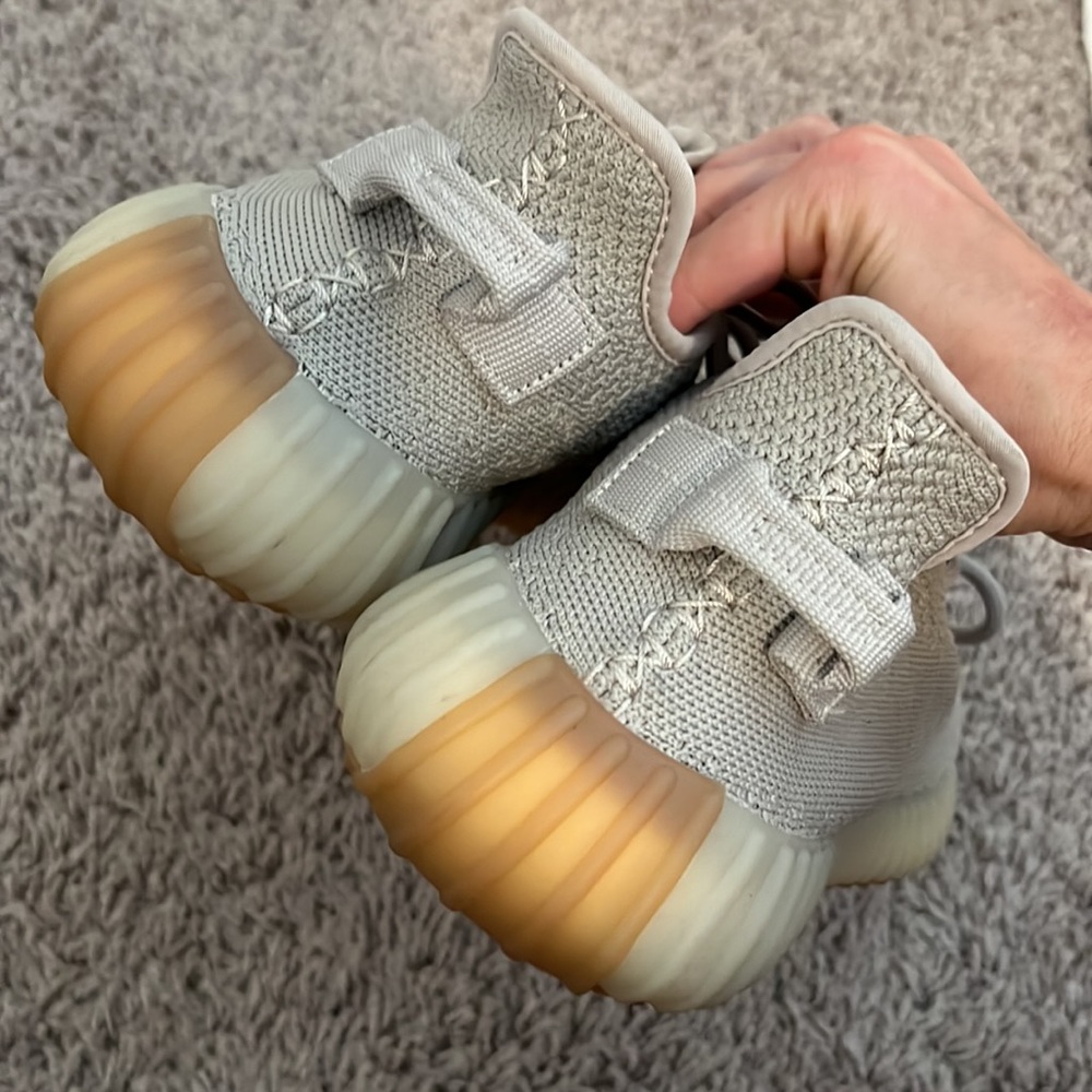 Yeezy Adidas Gray Sneakers 7 - Picture 6 of 9